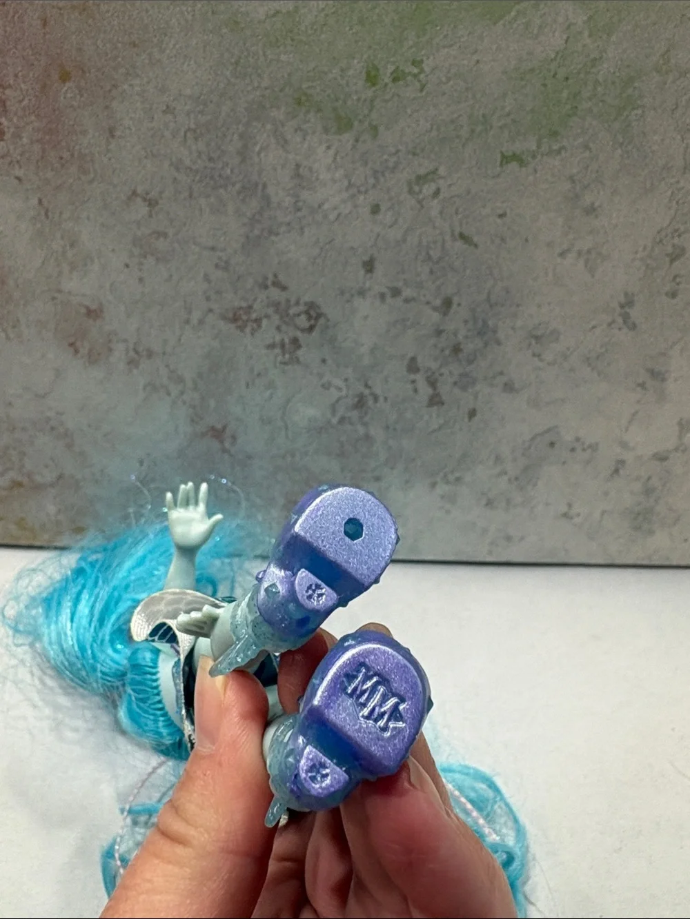 Magic Mixies Pixlings Doll Marena the Ice Mermaid Frozen Snowflake Figure Toy 6
